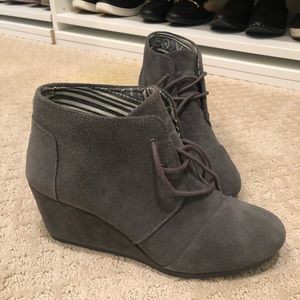 Toms Desert Grey Suede Wedge. Worn 1x, Sz 8.